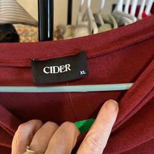 Women’s solid top by Cider XL